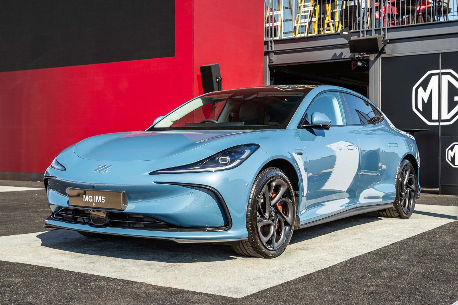 Blue MG IM5