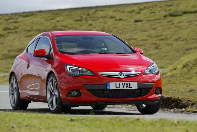 Vauxhall Astra GTC front three quarters