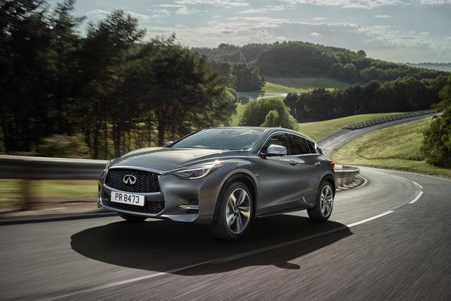 Infiniti Q30 front three quarters