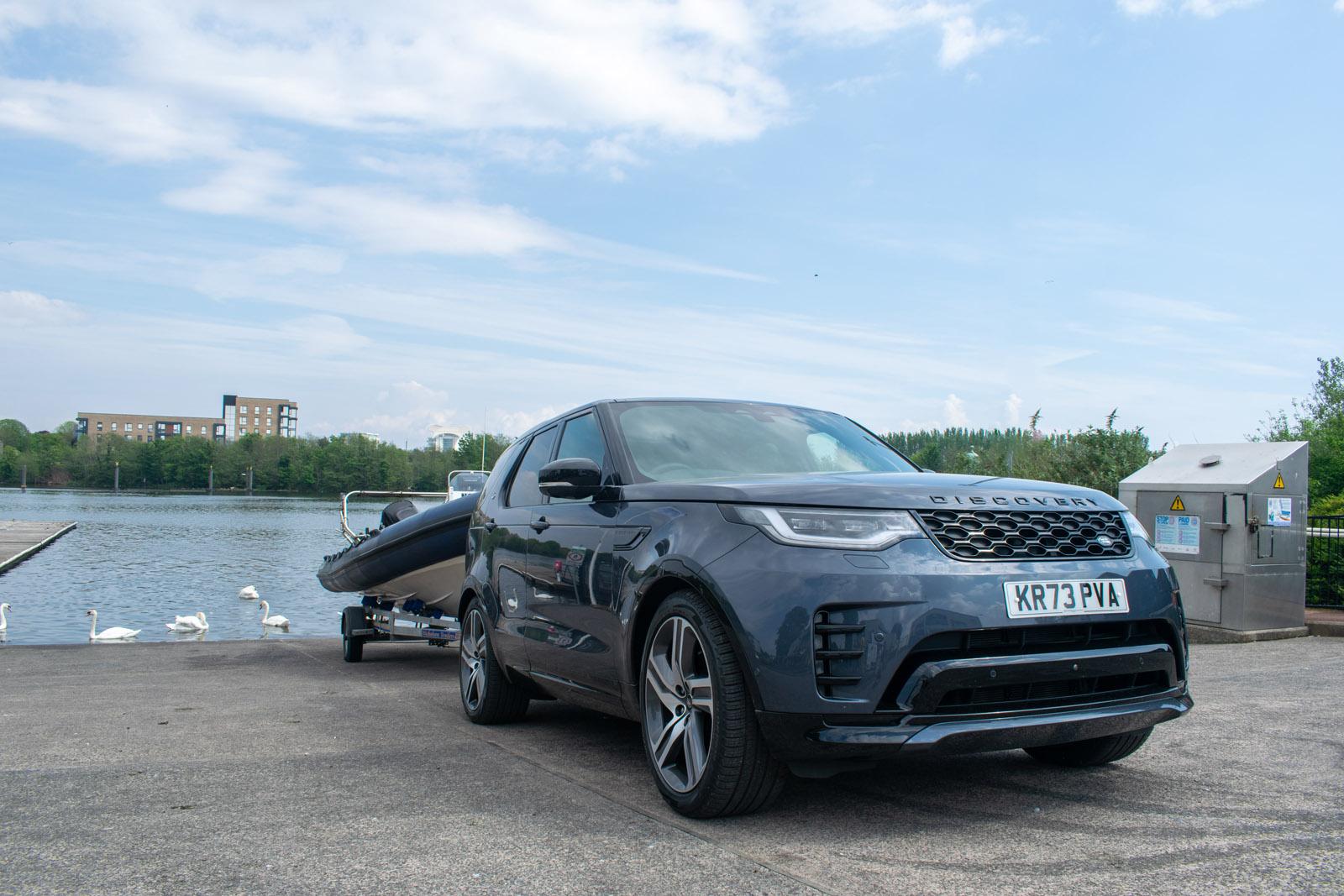 Land Rover Discovery towing a boat