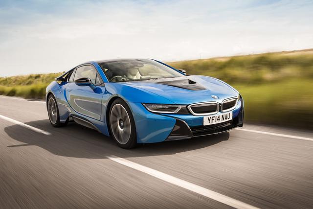 BMW i8 front driving