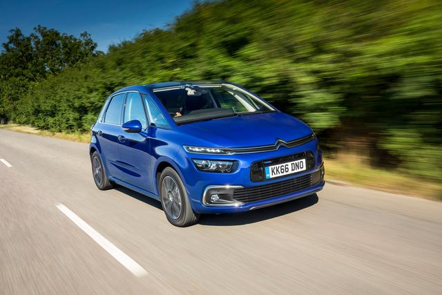 Citroen Grand C4 Picasso driving