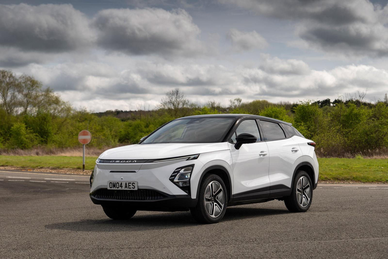 Omoda E5 front 3/4