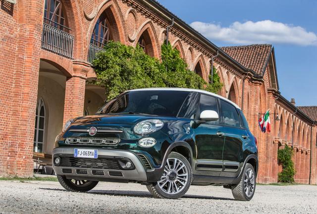 Fiat 500L front three quarters