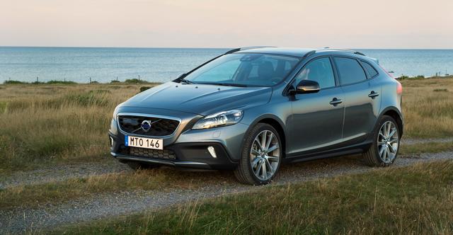 Volvo V40 Cross Country exterior