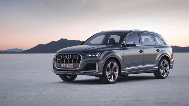 Audi SQ7 front three quarters