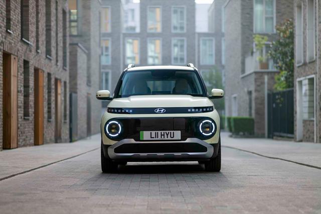 Hyundai INSTER front