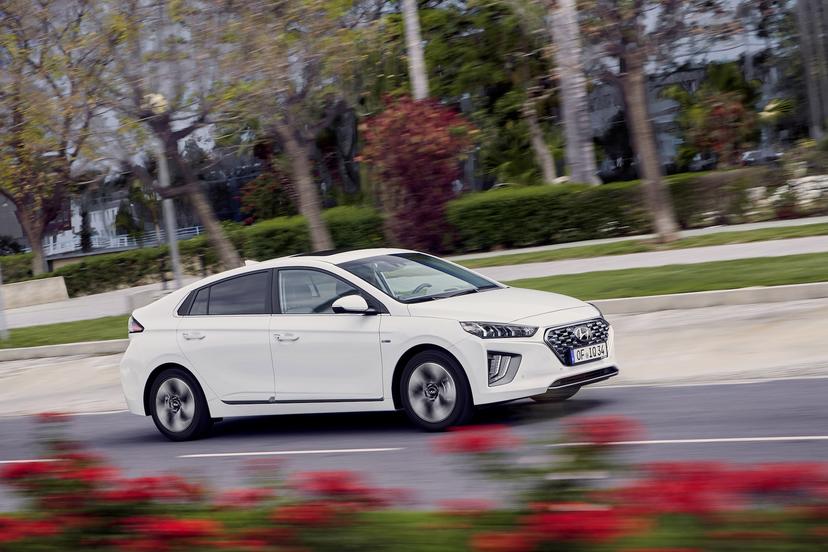 Hybrid family cars for sale in 2023 cinch