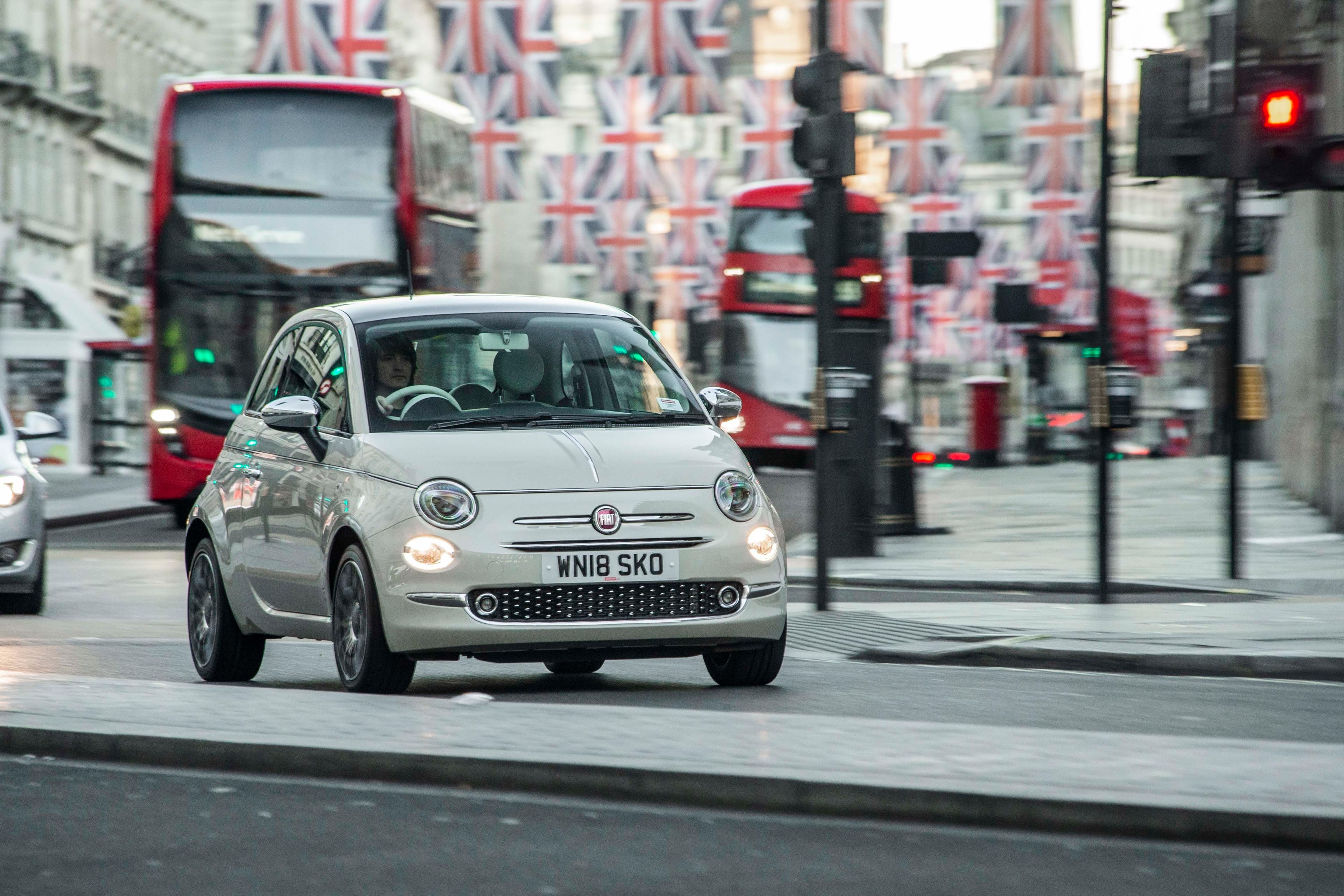 fiat 500 driving around london