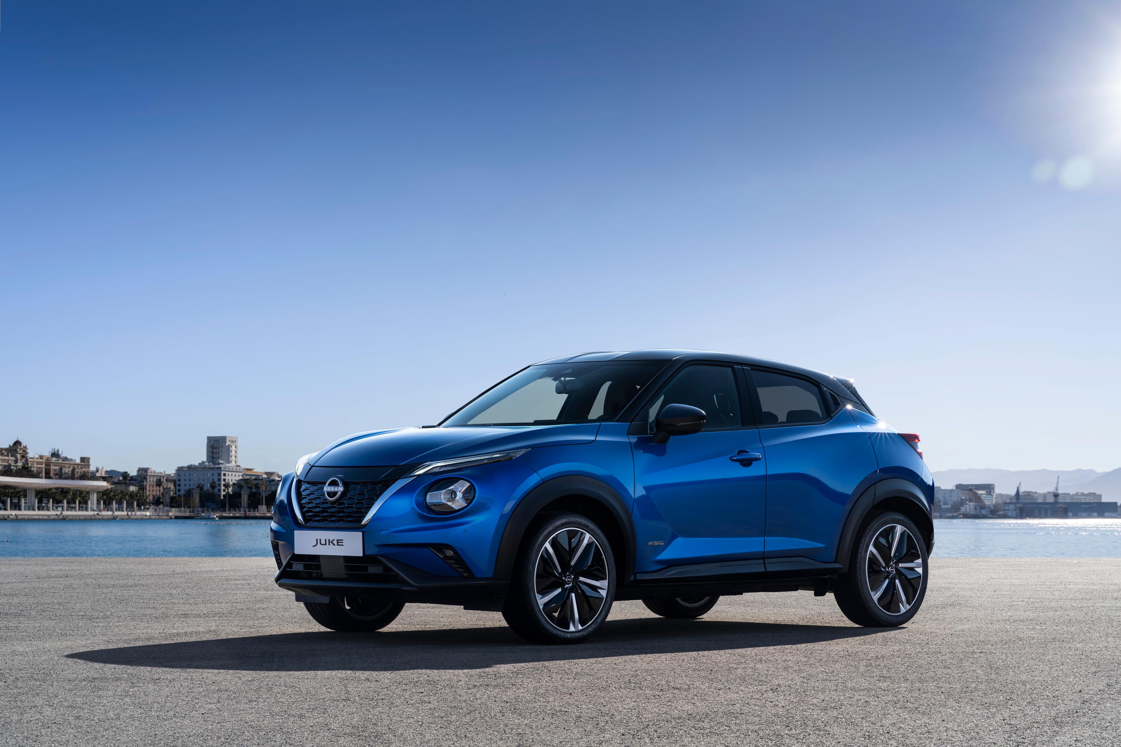 A blue Nissan Juke car 